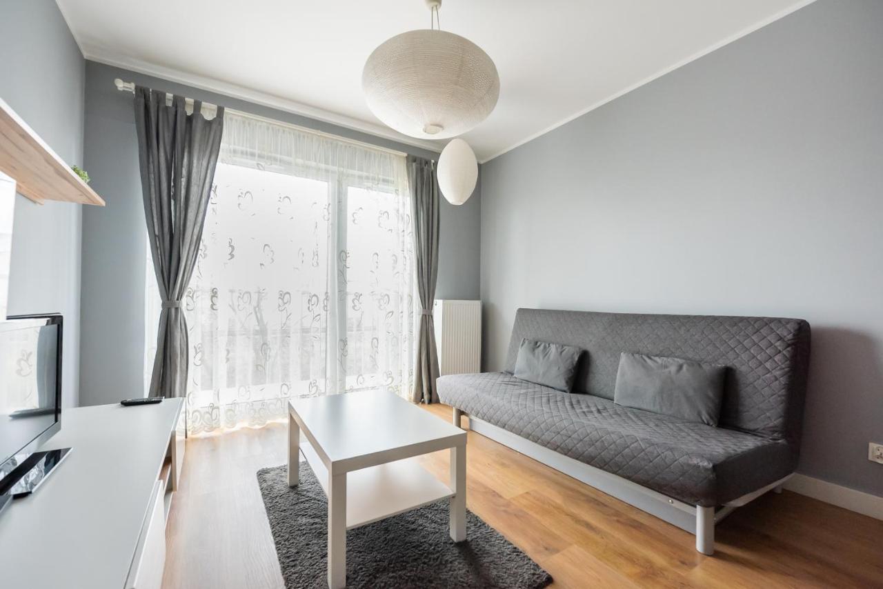 Metro Mlynow Silver Apartment Warsaw Exterior photo